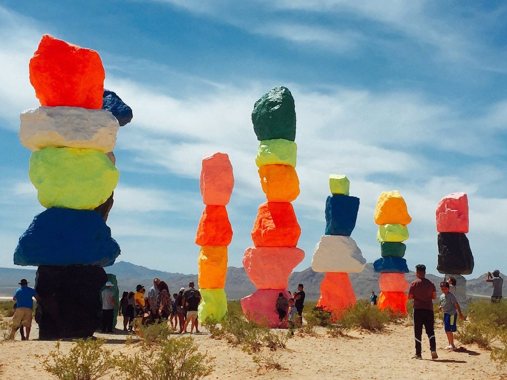 7 magic mountains to las vegas strip