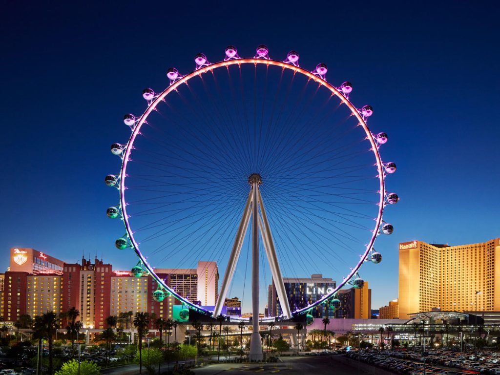 walking las vegas strip