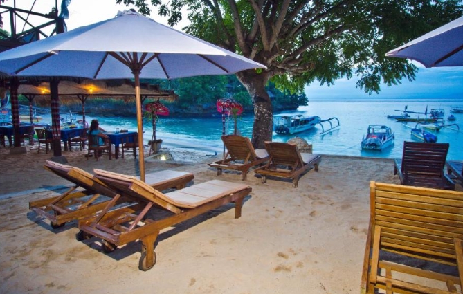 lumbung bali huts