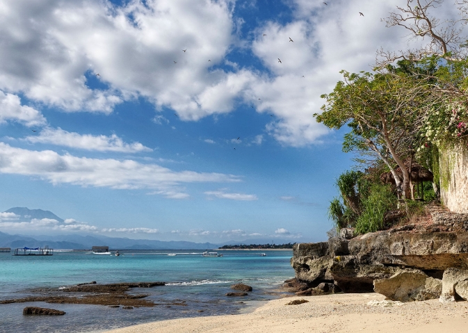 coconut beach nusa lembongan
