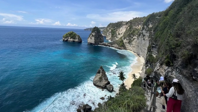 best beach in nusa penida
