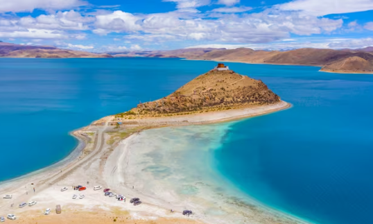yamdrok lake or namtso lake