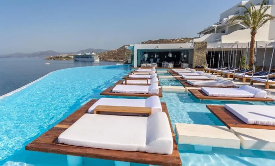Luxury Hotels in Greece Travel Guide