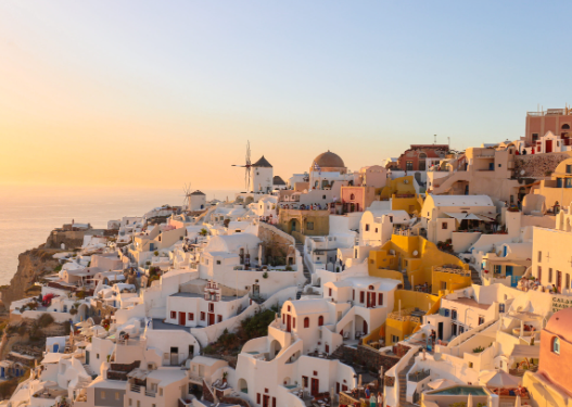 Santorini Travel Guide for First Time Visitors