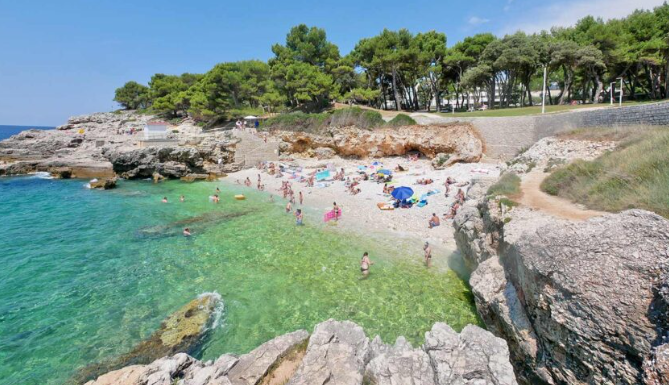 Pula Travel Guide
