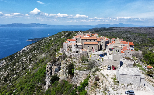 Cres Travel Guide