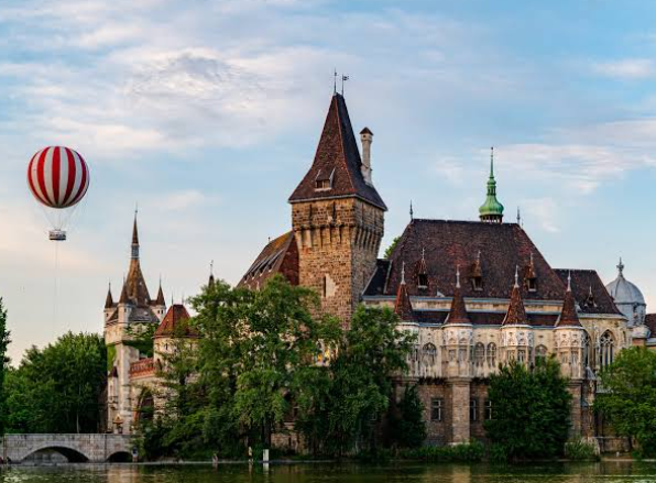 Vajdahunyad Castle3